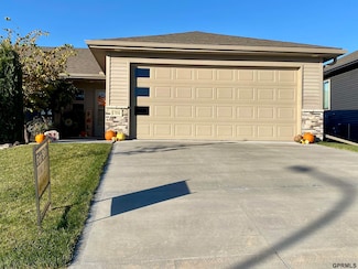 17058 Nicholas St, Omaha, NE 68118