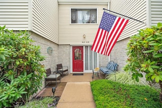 42 Richmond Blvd Unit 3B, Ronkonkoma, NY 11779