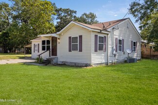 1802 12th St, Pascagoula, MS 39567