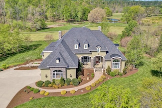 135 Bentgrass Dr, Hardy, VA 24101