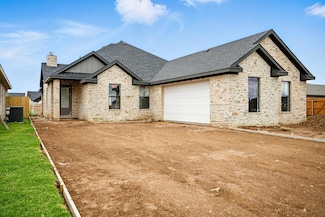1401 Durham Ave, Wolfforth, TX 79382
