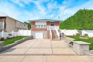 3663 Roanoke St, Seaford, NY 11783