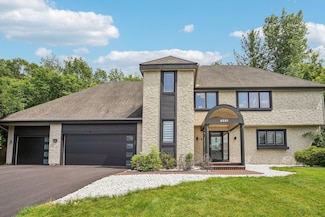 6281 Ginger Dr, Eden Prairie, MN 55346