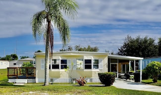 12 Nuestra Calle Ln, Port St. Lucie, FL 34952