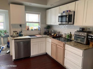 1128 Florence Ave, Union Beach, NJ 07735