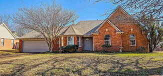 160 Oakland Hills Dr, Oakland, TN 38060