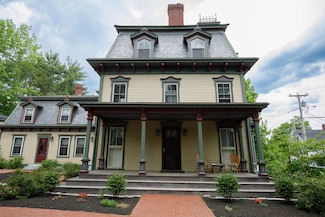 15 Middle St Unit 1, Hallowell, ME 04347