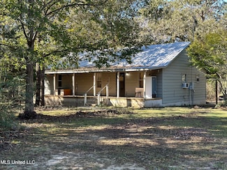 1813 Crutchfield Rd, Lucedale, MS 39452