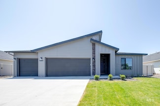 5301 E Burnte Peak St, Nampa, ID 83687