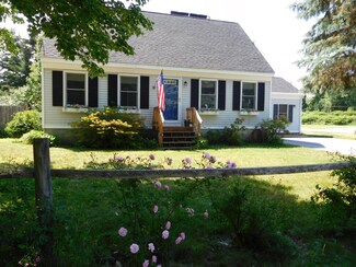 15 Meadow St, Manchester, NH 03103