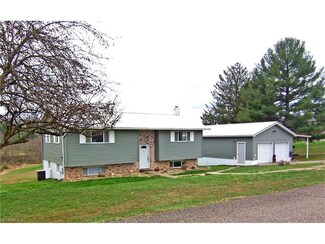 309 Meadow View Dr, Mineral Wells, WV 26150