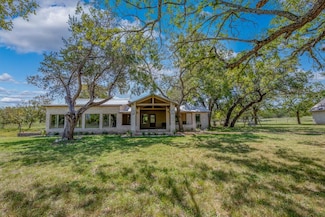 668 Elm Pass Rd, Center Point, TX 78010