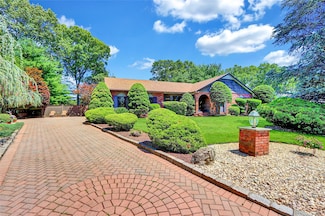 51 Glenridge Ave, Stony Brook, NY 11790