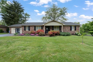227 Saint Albans Dr, Bowling Green, KY 42103