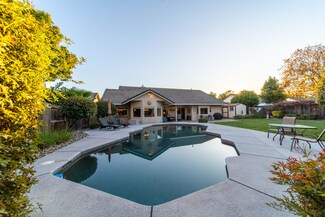2158 Sageway Dr, Redding, CA 96003