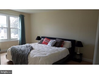 2179 Harbour Dr, Palmyra, NJ 08065