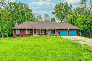 19490 Countryside Cir, Weston, MO 64098