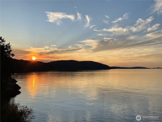 453 Point Caution Dr, Friday Harbor, WA 98250