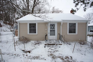 611 9th St, Hudson, WI 54016