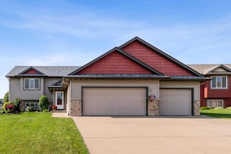 807 Fairchild Dr, River Falls, WI 54022