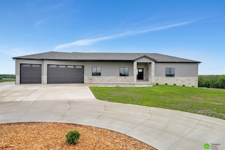 5830 Rock Creek Rd, Ceresco, NE 68017