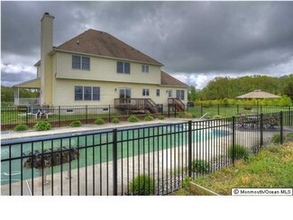 8 Cutter Ct, Cream Ridge, NJ 08514
