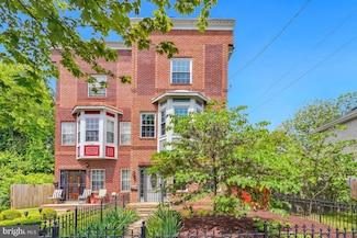 1122 45th St NE, Washington, DC 20019