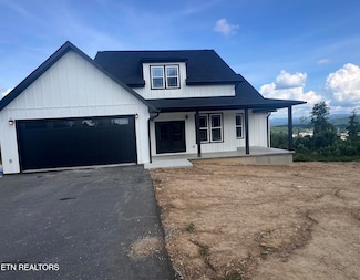 950 Elb Private Dr, Huntsville, TN 37756