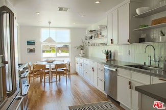 1857 Midvale Ave Unit 201, Los Angeles, CA 90025