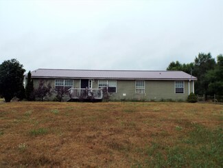 5780 W 104th St, Fremont, MI 49412