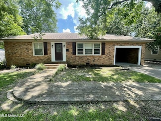 1103 N Yale St, Cleveland, MS 38732
