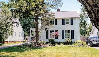 5100 Edenhurst Rd, Cleveland, OH 44124