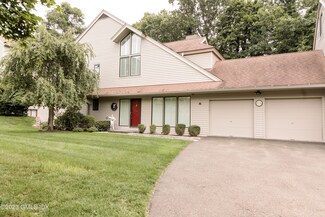 320 Strawberry Hill Ave Unit 35, Stamford, CT 06902