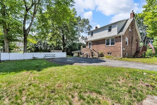 16 Tighe Rd, Yorktown Heights, NY 10598