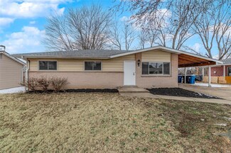 2723 Lakeport Dr, Maryland Heights, MO 63043