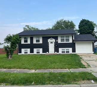 3949 Chateau Dr, Indianapolis, IN 46226