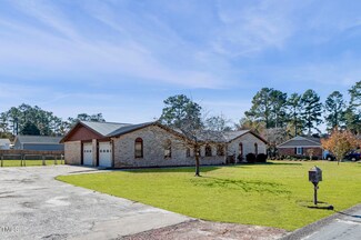 432 Raynor Dr, Fayetteville, NC 28311