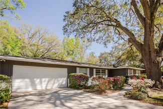 4627 NW 41st St, Gainesville, FL 32606