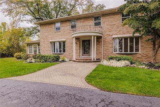 85 W Bloomfield Rd, Pittsford, NY 14534