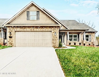 1347 Kenzi Rose Ln, Knoxville, TN 37918