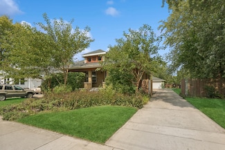 318 E 2nd St, Lockport, IL 60441