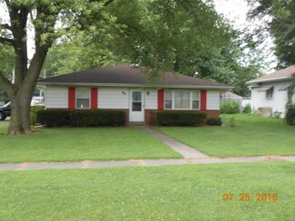 228 W Broadway, Witt, IL 62094