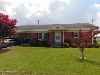 104 E Edgecombe St, MacClesfield, NC 27852