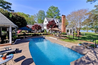 106 Ocean Breeze Dr, Yorktown, VA 23693