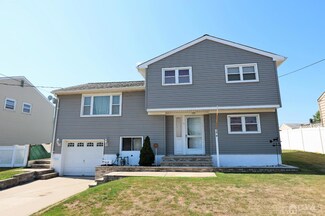 9 Sunnyside Dr, Carteret, NJ 07008