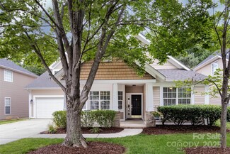 1040 Stonedown Ln, Matthews, NC 28104