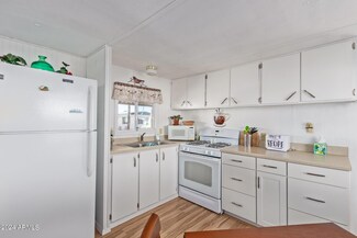 11100 E Apache Trail Unit 60, Apache Junction, AZ 85120