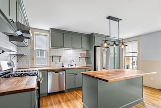 14 Horace St Unit 2, Boston, MA 02128