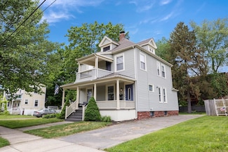 16 Lincoln St, Chicopee, MA 01020