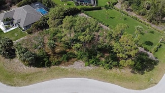 125 Australian Dr, Rotonda West, FL 33947